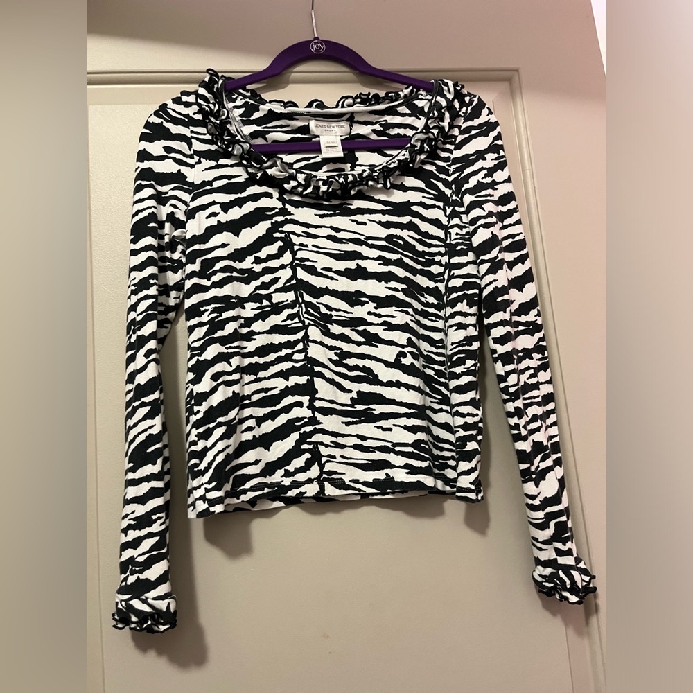 Tight fitting tiger strip top